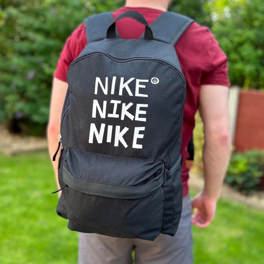 Nike black back pack - Picture 1 of 4